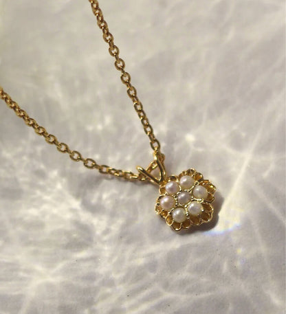 Dainty Pearl Flower Pendant Necklace – 18K Gold Plated 925 Sterling Silver – Minimalist Floral Jewelry